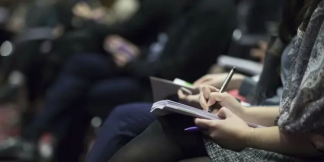 「自學程式現場」自學教材選擇